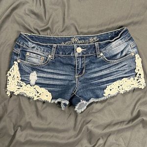 Almost Famous Boho Jean Shorts Size 7